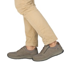 Beżowe półbuty męskie Rieker 14300-64 z nubuku i siateczki – widok z boku